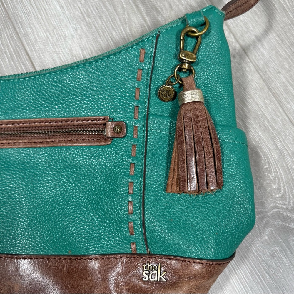 The SAK Kendra Hobo Shoulder Bag. Teal and Brown Leather. - Picture 4 of 12